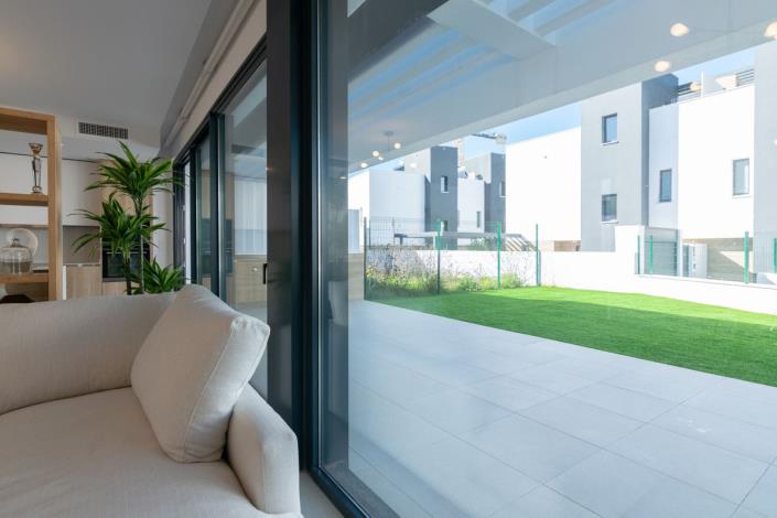 Image No.27-4 Bed Semi-Detached for sale