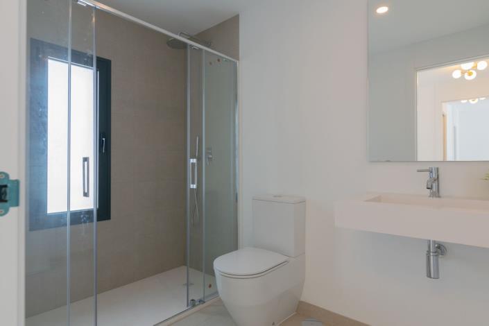 Image No.38-4 Bed Semi-Detached for sale