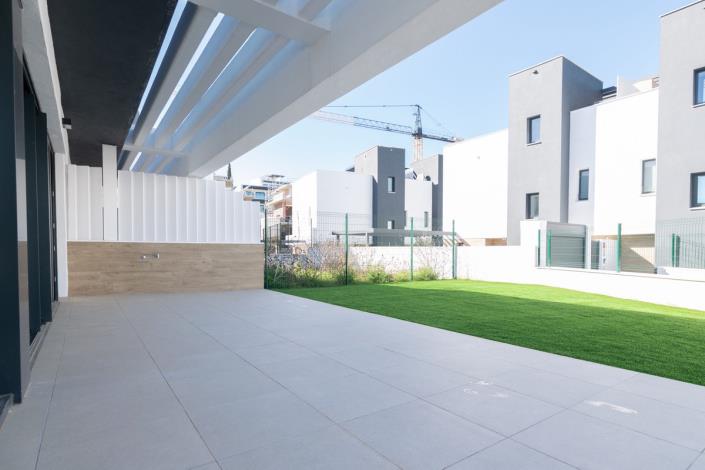 Image No.42-4 Bed Semi-Detached for sale