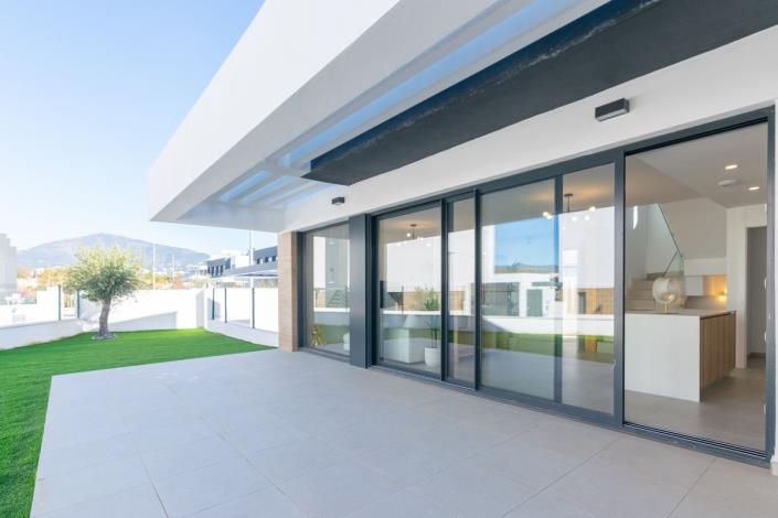 Image No.41-4 Bed Semi-Detached for sale