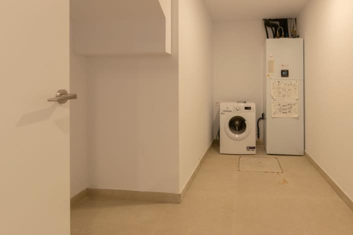 Image No.51-4 Bed Semi-Detached for sale