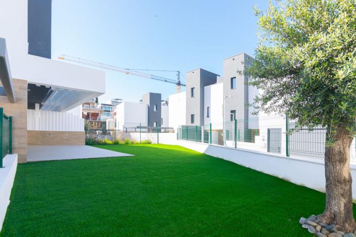 Image No.54-4 Bed Semi-Detached for sale