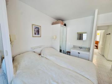 11-20939a0134ad724a8cb2a801094d15a4