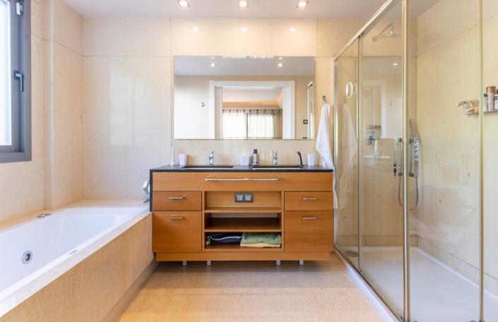 Image No.15-3 Bed Apartment for sale