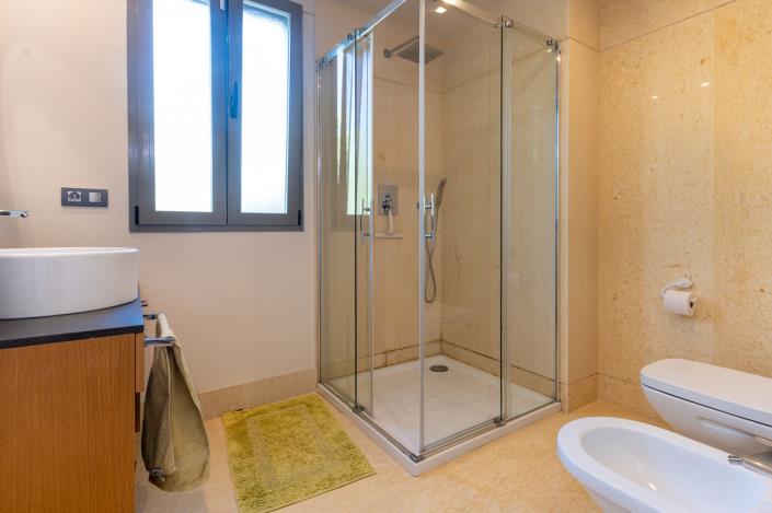 Image No.19-3 Bed Apartment for sale