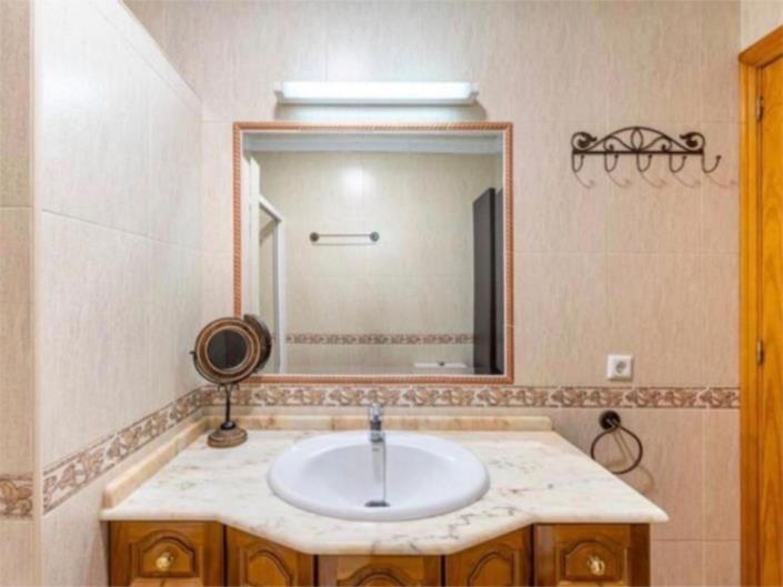 Image No.18-3 Bed Apartment for sale