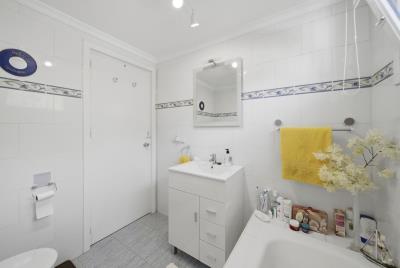 11-20939a0134ad724a8cb2a801094d15a4