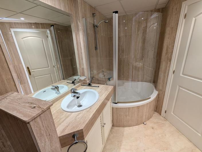 Image No.18-3 Bed Apartment for sale