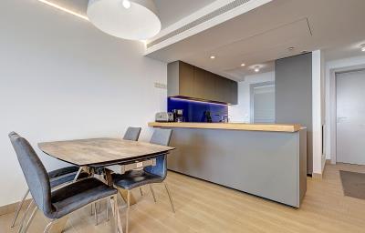 10-bb915d1cb19341576dcdc994b81ab9c5