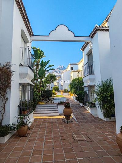 Image No.45-2 Bed Apartment for sale