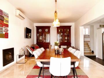 8-e64a9055bba3e77ac8aca3b893cdf826