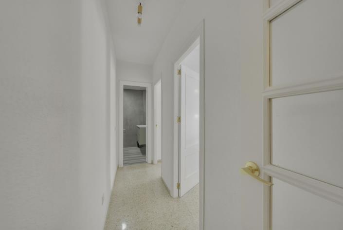 Image No.20-3 Bed Apartment for sale