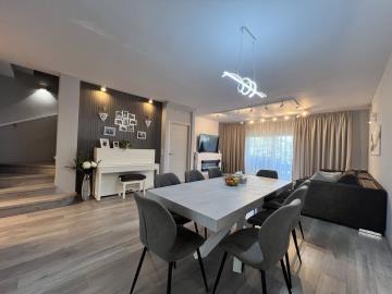 8-e64a9055bba3e77ac8aca3b893cdf826