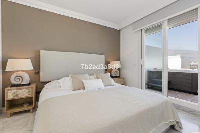 12-53013098fcab6c38b1379cd33298e050