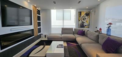 10-bb915d1cb19341576dcdc994b81ab9c5