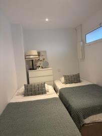 10-bb915d1cb19341576dcdc994b81ab9c5