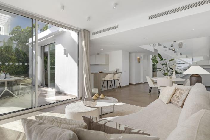 Image No.10-3 Bed Villa / Detached for sale