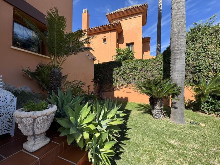 Image No.44-4 Bed Villa for sale