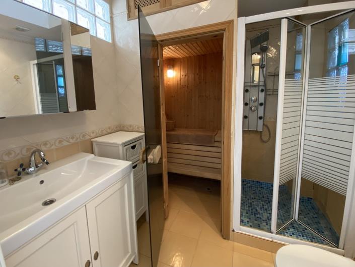 Image No.20-4 Bed Apartment for sale