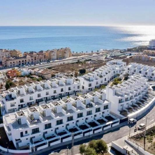 Image No.34-3 Bed Townhouse for sale