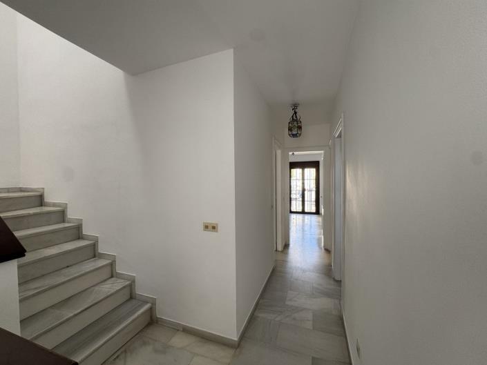 Image No.19-7 Bed Townhouse for sale