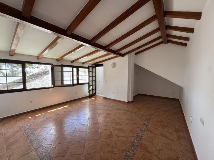 Image No.29-7 Bed Townhouse for sale