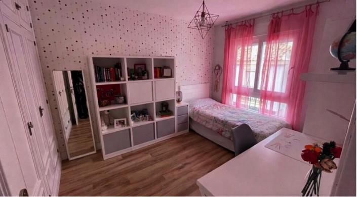 Image No.9-4 Bed Townhouse for sale