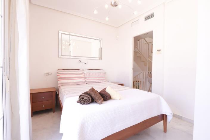 Image No.8-3 Bed Townhouse for sale