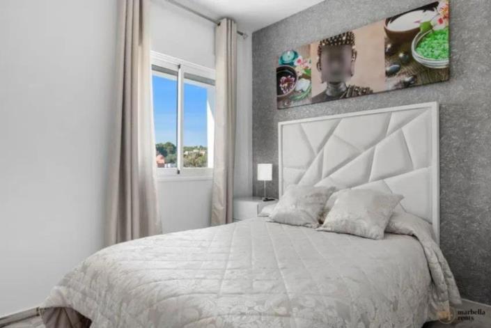 Image No.15-6 Bed Semi-Detached for sale