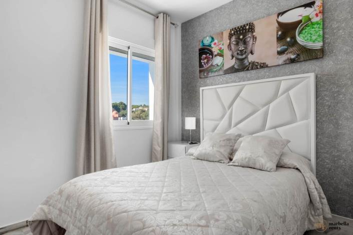 Image No.37-6 Bed Semi-Detached for sale