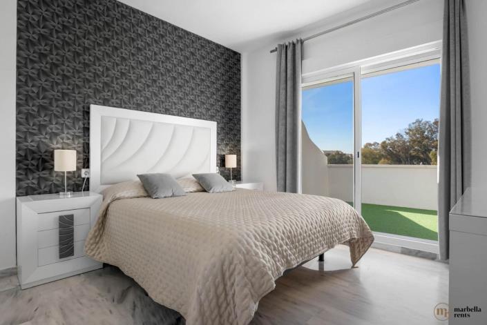 Image No.44-6 Bed Semi-Detached for sale