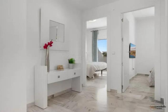 Image No.4-6 Bed Semi-Detached for sale