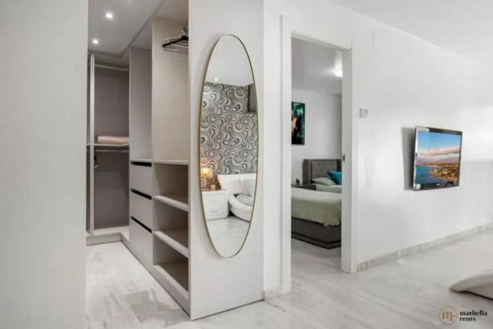 Image No.8-6 Bed Semi-Detached for sale