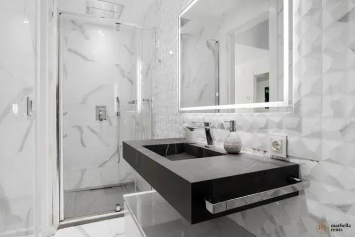 Image No.10-6 Bed Semi-Detached for sale