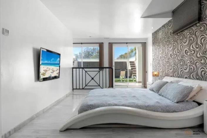 Image No.17-6 Bed Semi-Detached for sale