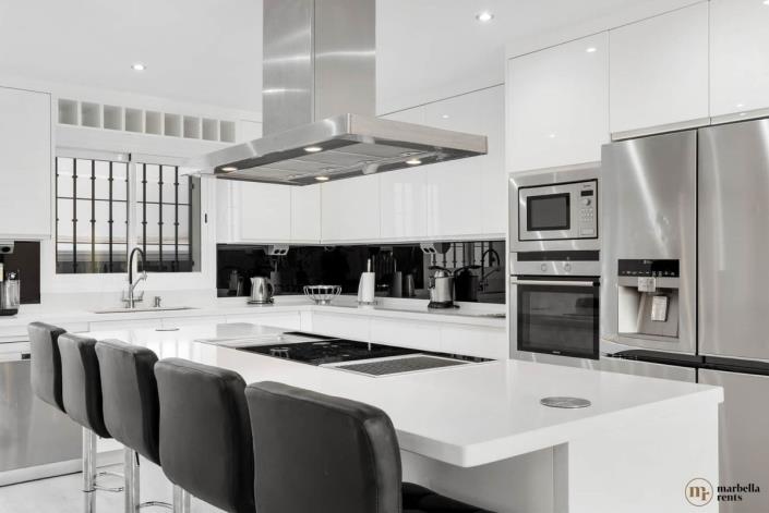 Image No.24-6 Bed Semi-Detached for sale