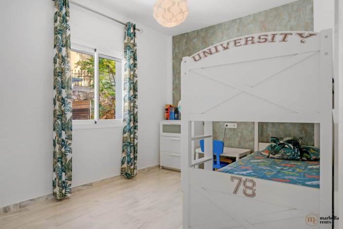 Image No.30-6 Bed Semi-Detached for sale