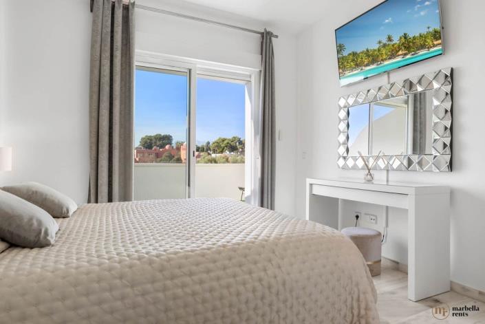 Image No.41-6 Bed Semi-Detached for sale