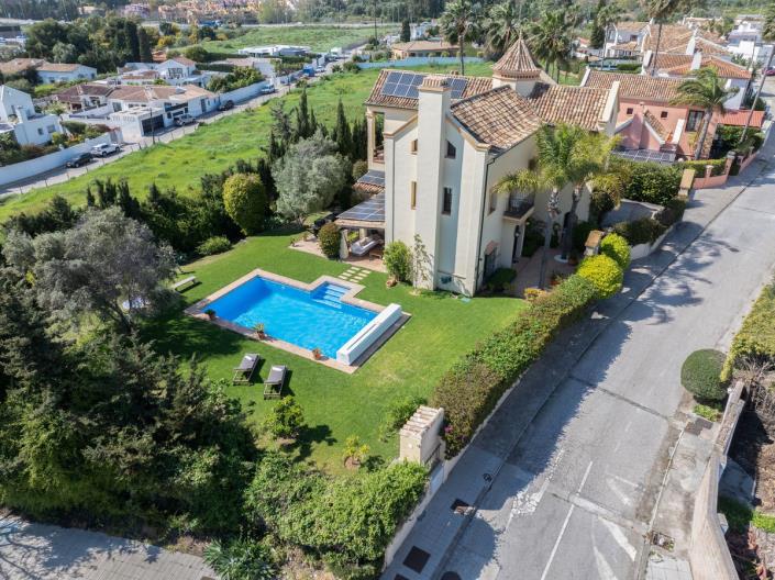 Image No.2-5 Bed Villa for sale