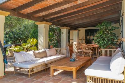 10-bb915d1cb19341576dcdc994b81ab9c5