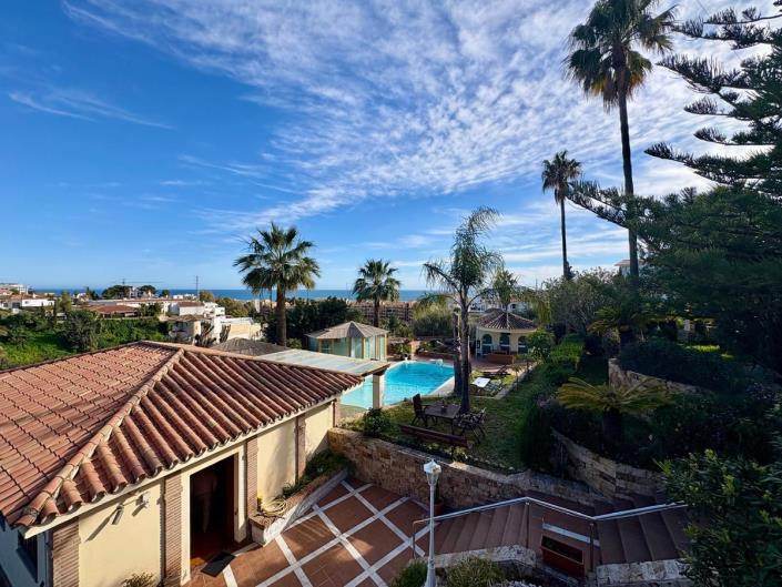 Image No.2-5 Bed Villa for sale