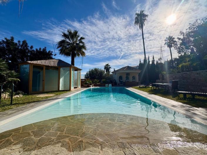 Image No.3-5 Bed Villa for sale