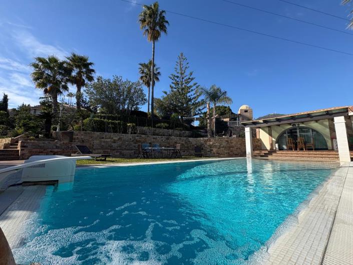 Image No.5-5 Bed Villa for sale