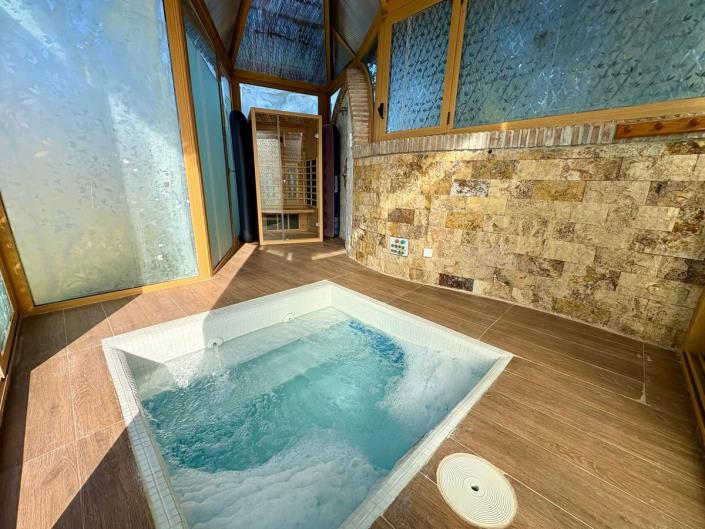 Image No.6-5 Bed Villa for sale