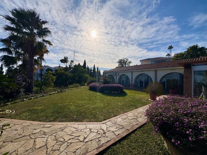 Image No.12-5 Bed Villa for sale