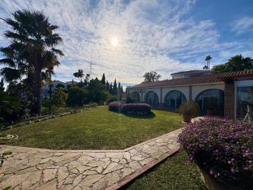 12-53013098fcab6c38b1379cd33298e050