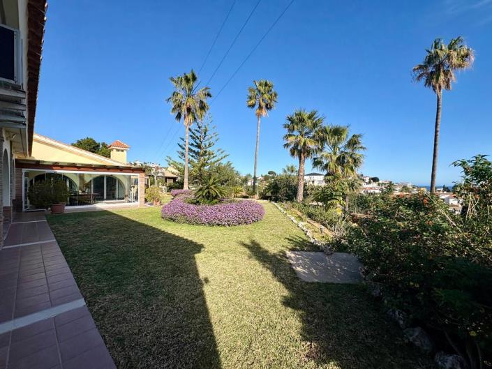 Image No.11-5 Bed Villa for sale