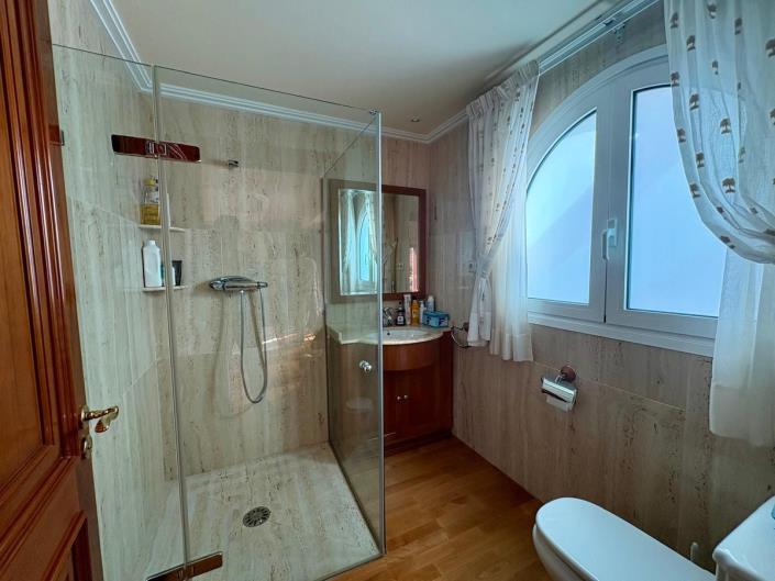 Image No.27-5 Bed Villa for sale