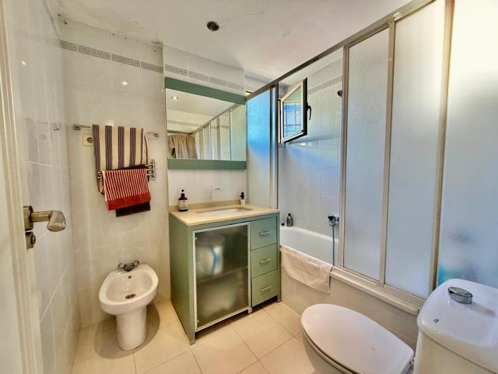 Image No.19-2 Bed Apartment for sale