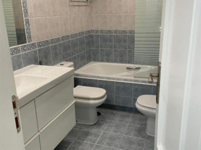 Image No.12-4 Bed Townhouse for sale